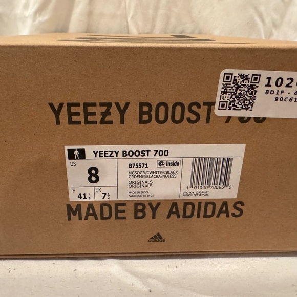 Yeezy Boost 700 main image 4